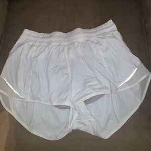 Size 8 lululemon hotty hot shorts. low rise 2.5 inch
